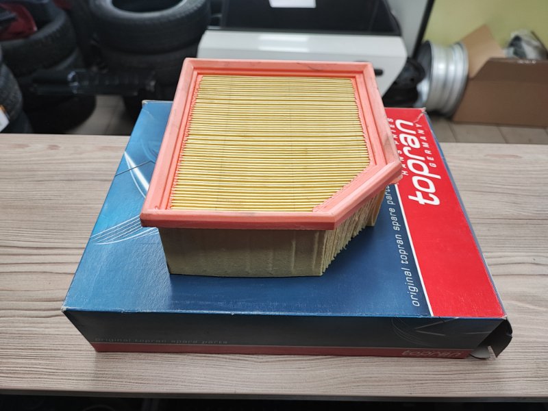 Фильтр воздушный двигателя - фото 1