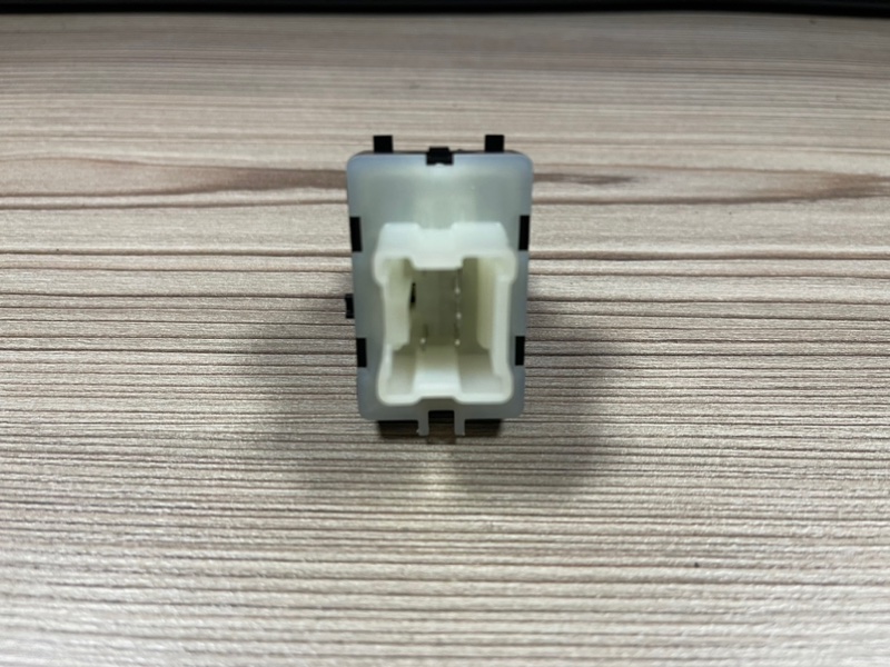 Кнопка стеклоподъемника - фото 2