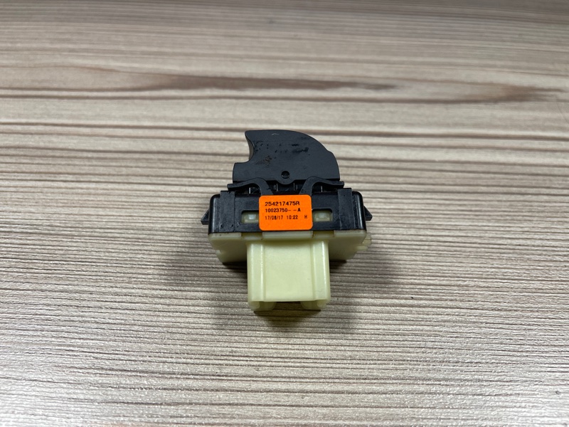 Кнопка стеклоподъемника - фото 2