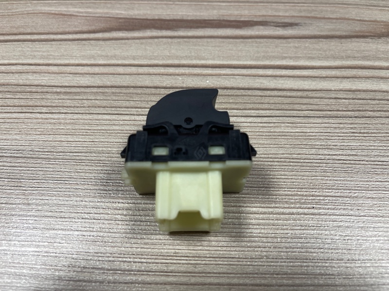 Кнопка стеклоподъемника - фото 3