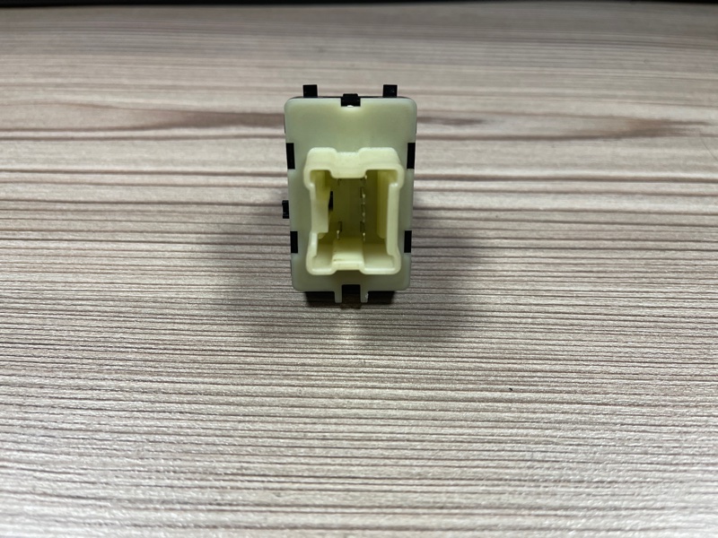 Кнопка стеклоподъемника - фото 4