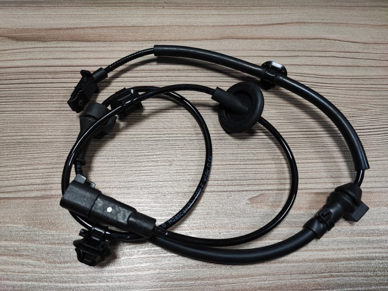 Датчик ABS - фото 1