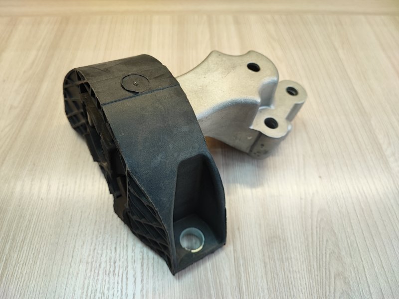 Опора двигателя - фото 1