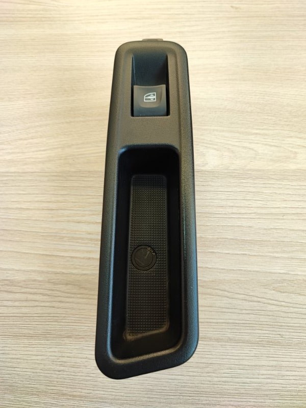 Кнопка стеклоподъемника - фото 2