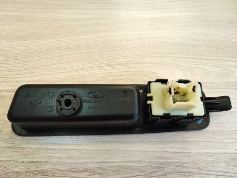 Кнопка стеклоподъемника - фото 4