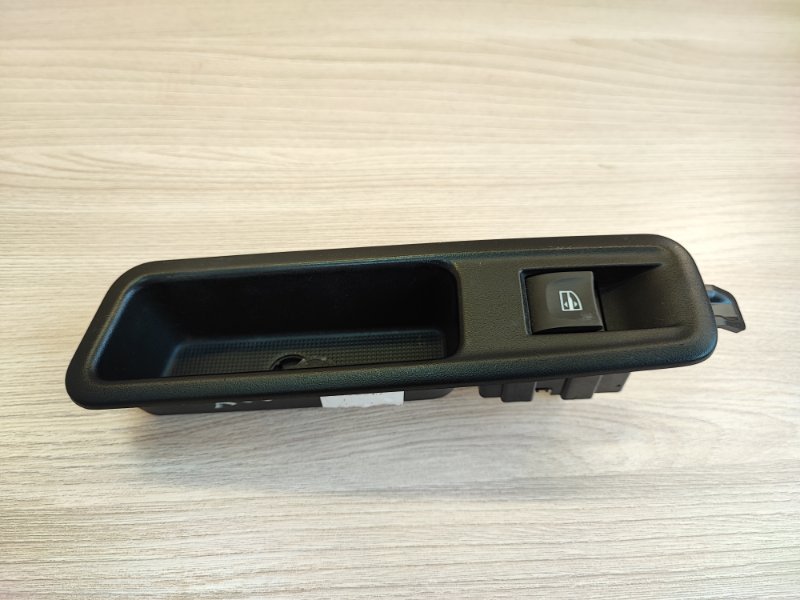 Кнопка стеклоподъемника - фото 3