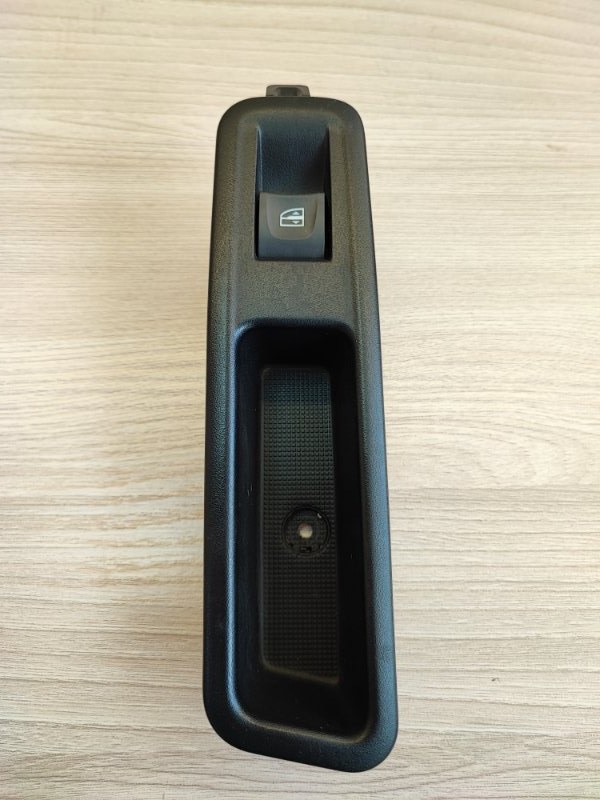 Кнопка стеклоподъемника - фото 2