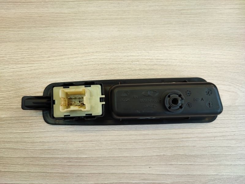 Кнопка стеклоподъемника - фото 3