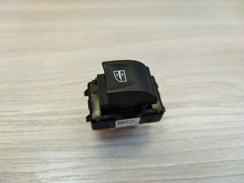 Кнопка стеклоподъемника - фото 2