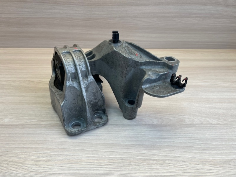 Опора двигателя - фото 1