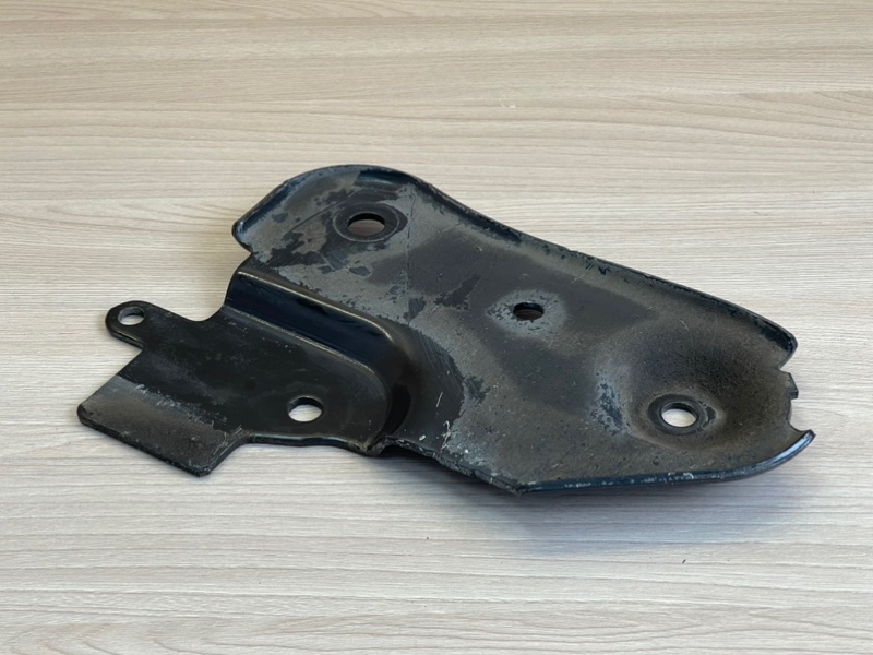 Кронштейн подрамника - фото 3