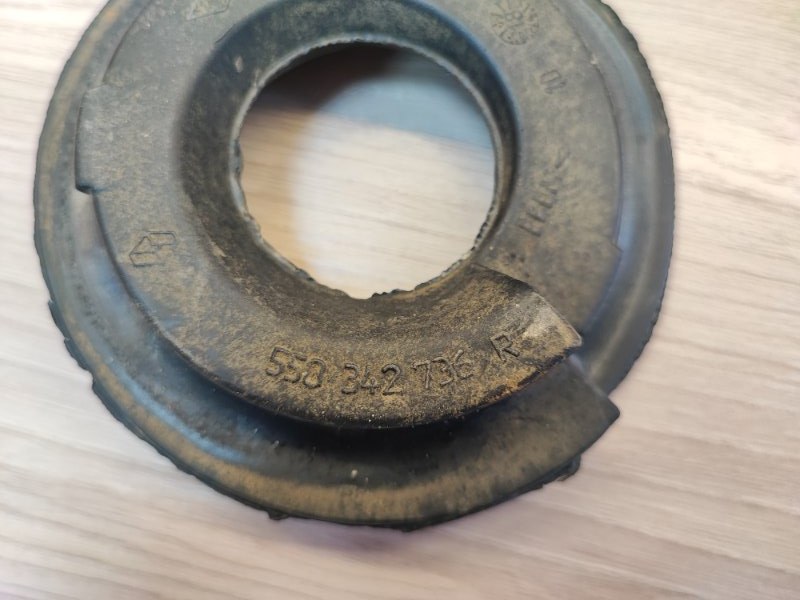 Верхняя опора    пружины - фото 4