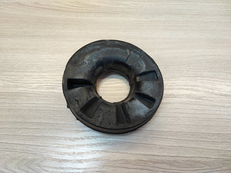 Верхняя опора    пружины - фото 1