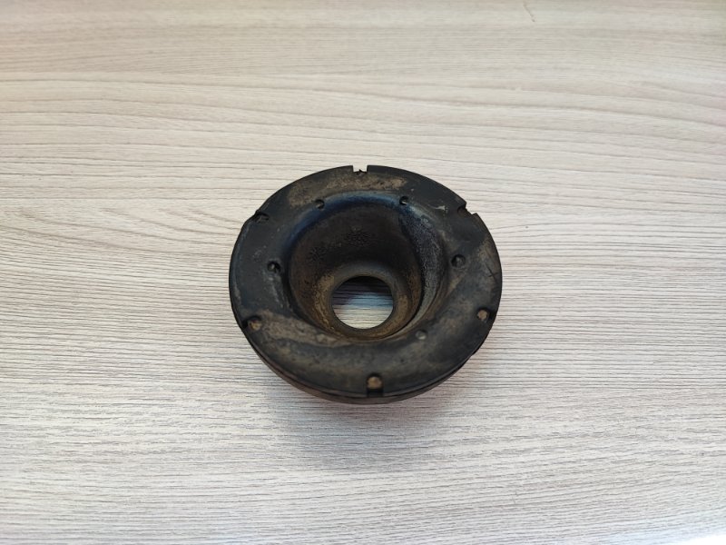 Верхняя опора    пружины - фото 1