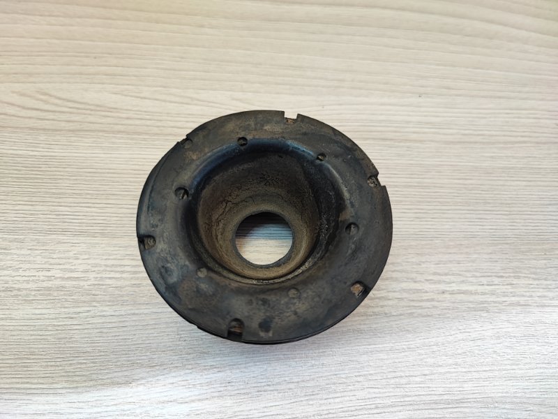 Верхняя опора    пружины - фото 1