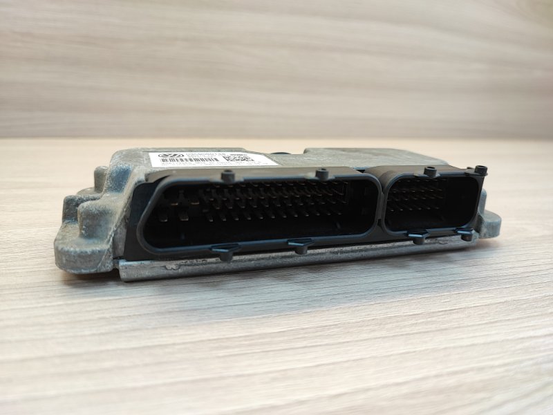 Блок управления двигателем - фото 3