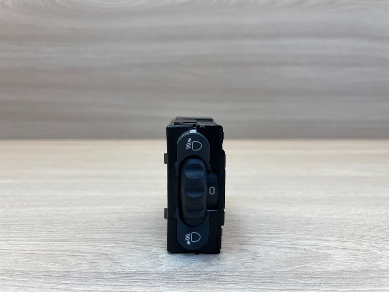 Кнопка корректора фар - фото 1