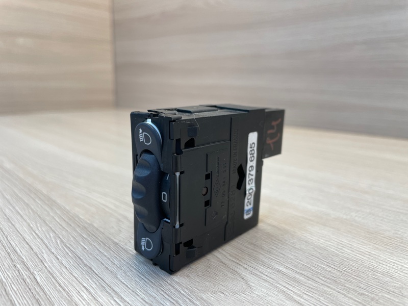 Кнопка корректора фар - фото 2