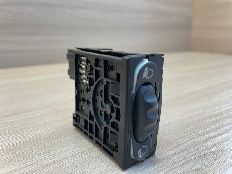 Кнопка корректора фар - фото 3