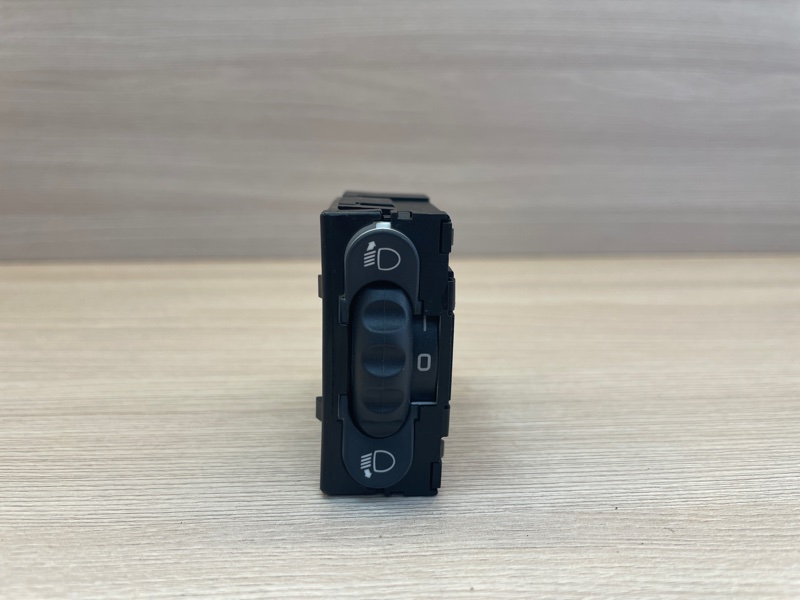 Кнопка корректора фар - фото 1