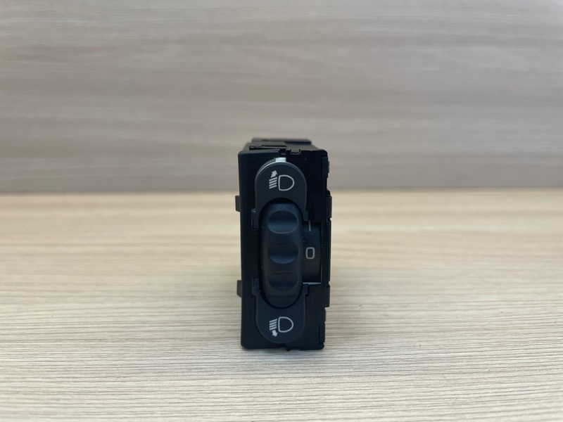 Кнопка корректора фар - фото 1