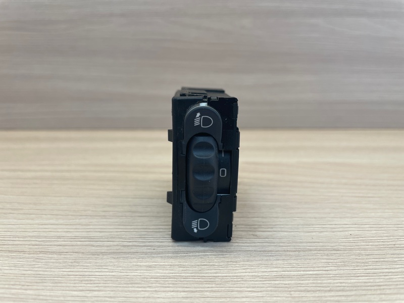 Кнопка корректора фар - фото 1