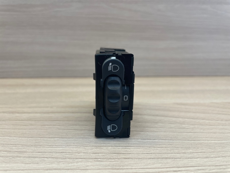 Кнопка корректора фар - фото 1