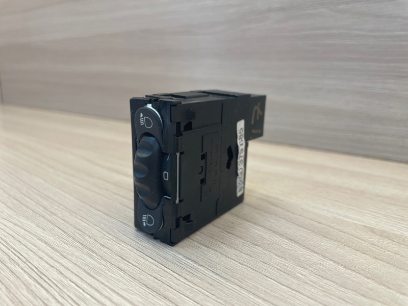 Кнопка корректора фар - фото 2