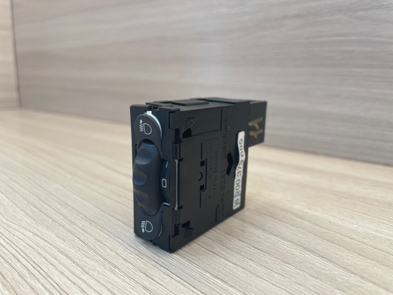 Кнопка корректора фар - фото 2