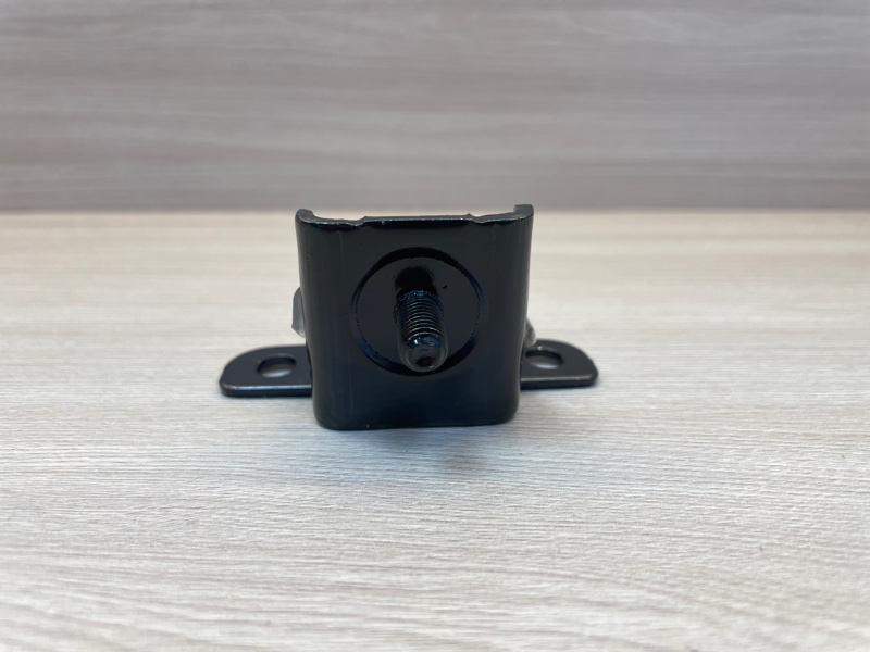 Петля крышки багажника - фото 2