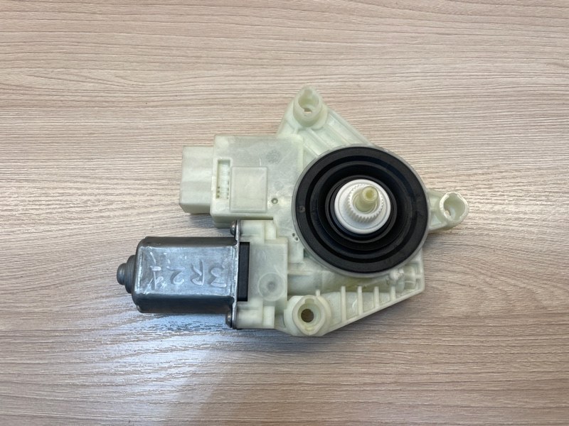 Мотор стеклоподъемника - фото 3