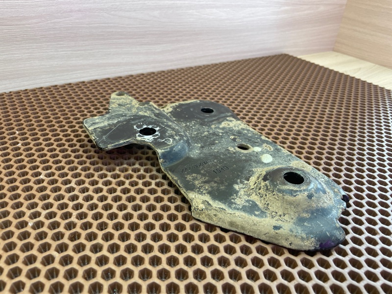 Кронштейн подрамника - фото 3