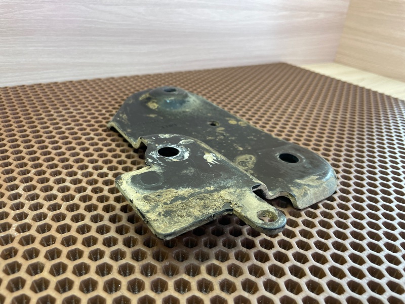 Кронштейн подрамника - фото 3