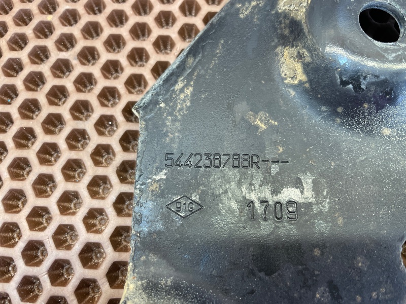 Кронштейн подрамника - фото 4