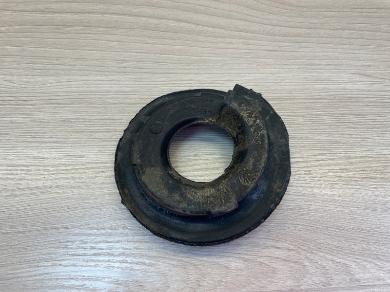 Верхняя опора    пружины - фото 1