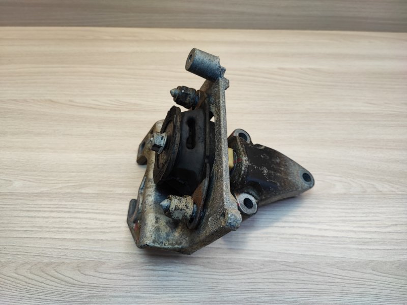 Опора коробки передач - фото 1