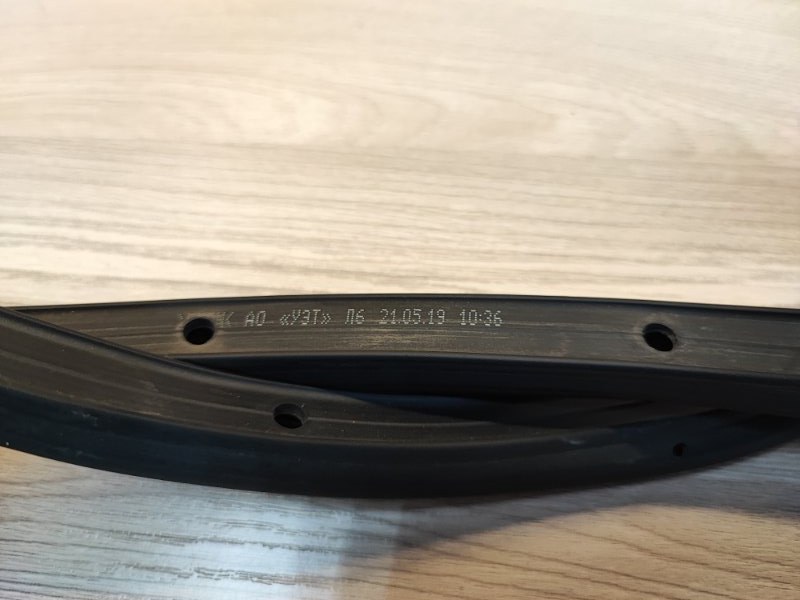 Уплотнительная резинка боковой двери - фото 3