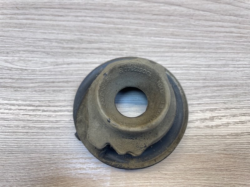 Верхняя опора    пружины - фото 2