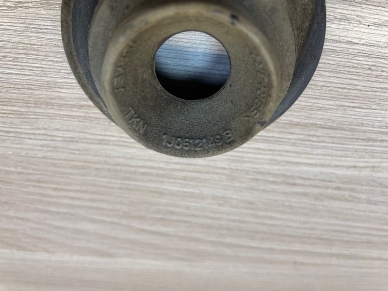 Верхняя опора    пружины - фото 3