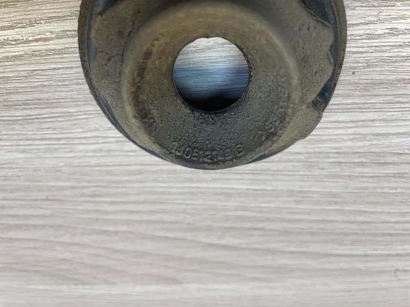 Верхняя опора    пружины - фото 3