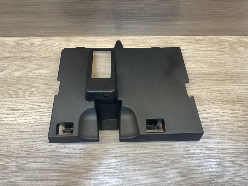 Крышка бардачка - фото 1