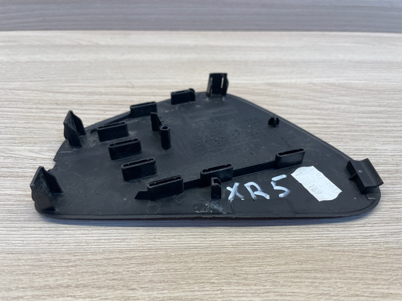 Крышка блока предохранителей салона - фото 2