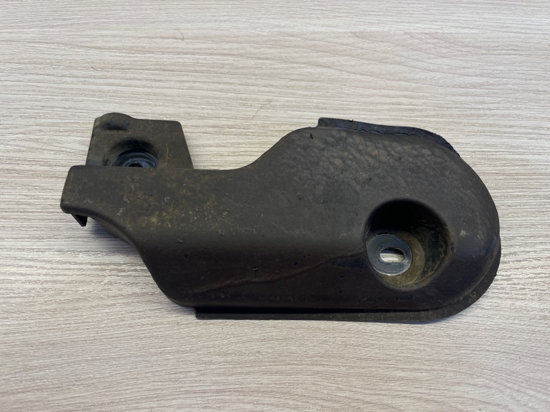 Защита датчика ABS - фото 1