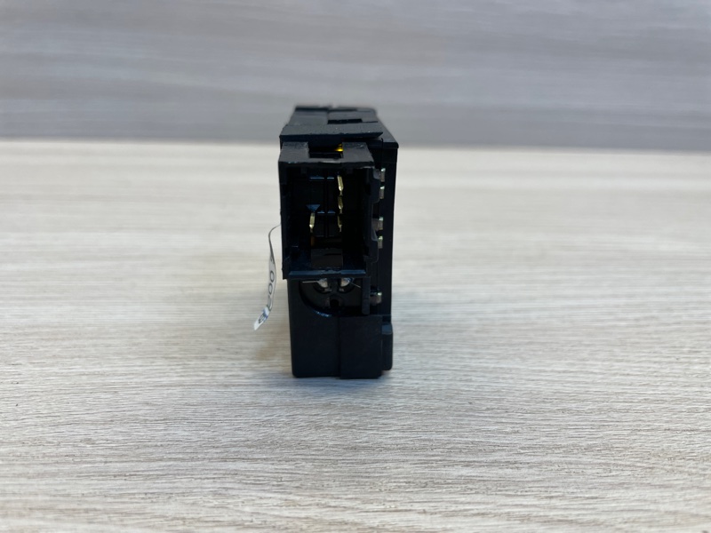 Кнопка корректора фар - фото 3