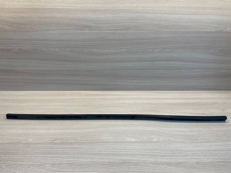 Уплотнительная резинка боковой двери - фото 4