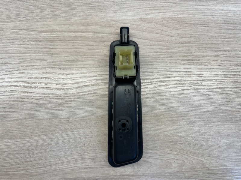 Кнопка стеклоподъемника - фото 4