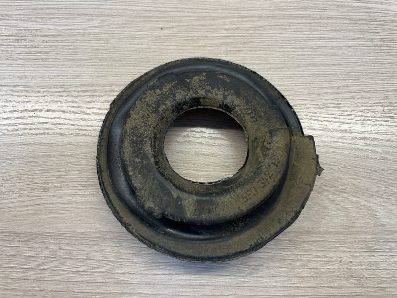 Верхняя опора    пружины - фото 1