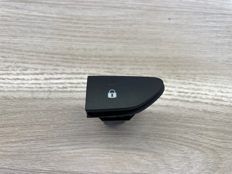 Кнопка центрального замка - фото 1