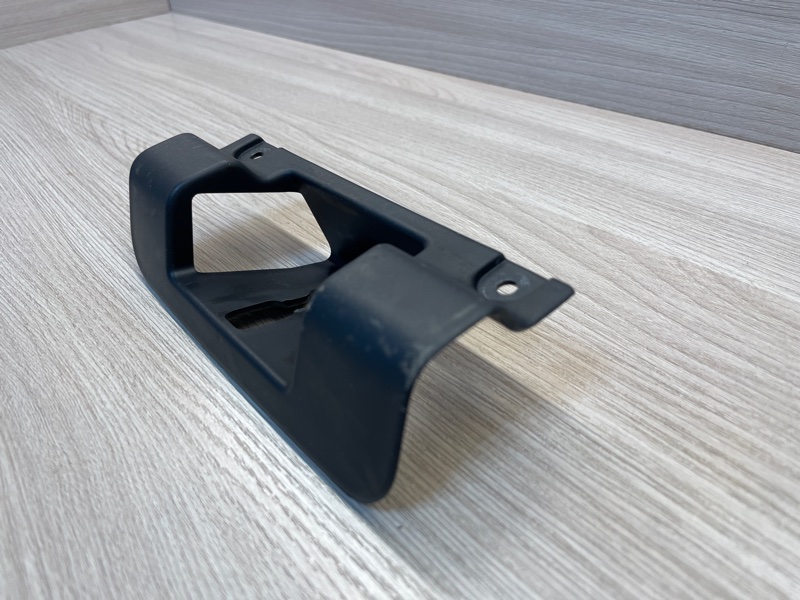 Накладка замка багажника - фото 2