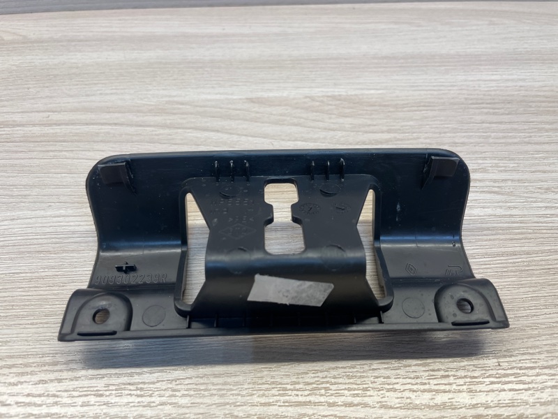 Накладка замка багажника - фото 4